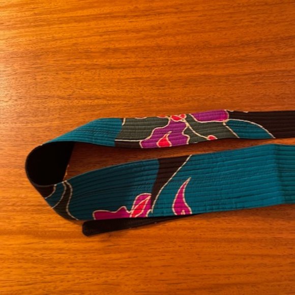 Silk multi color belt - Picture 1 of 3